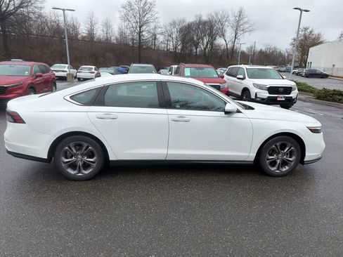 Used 2023 Honda Accord EX image 16
