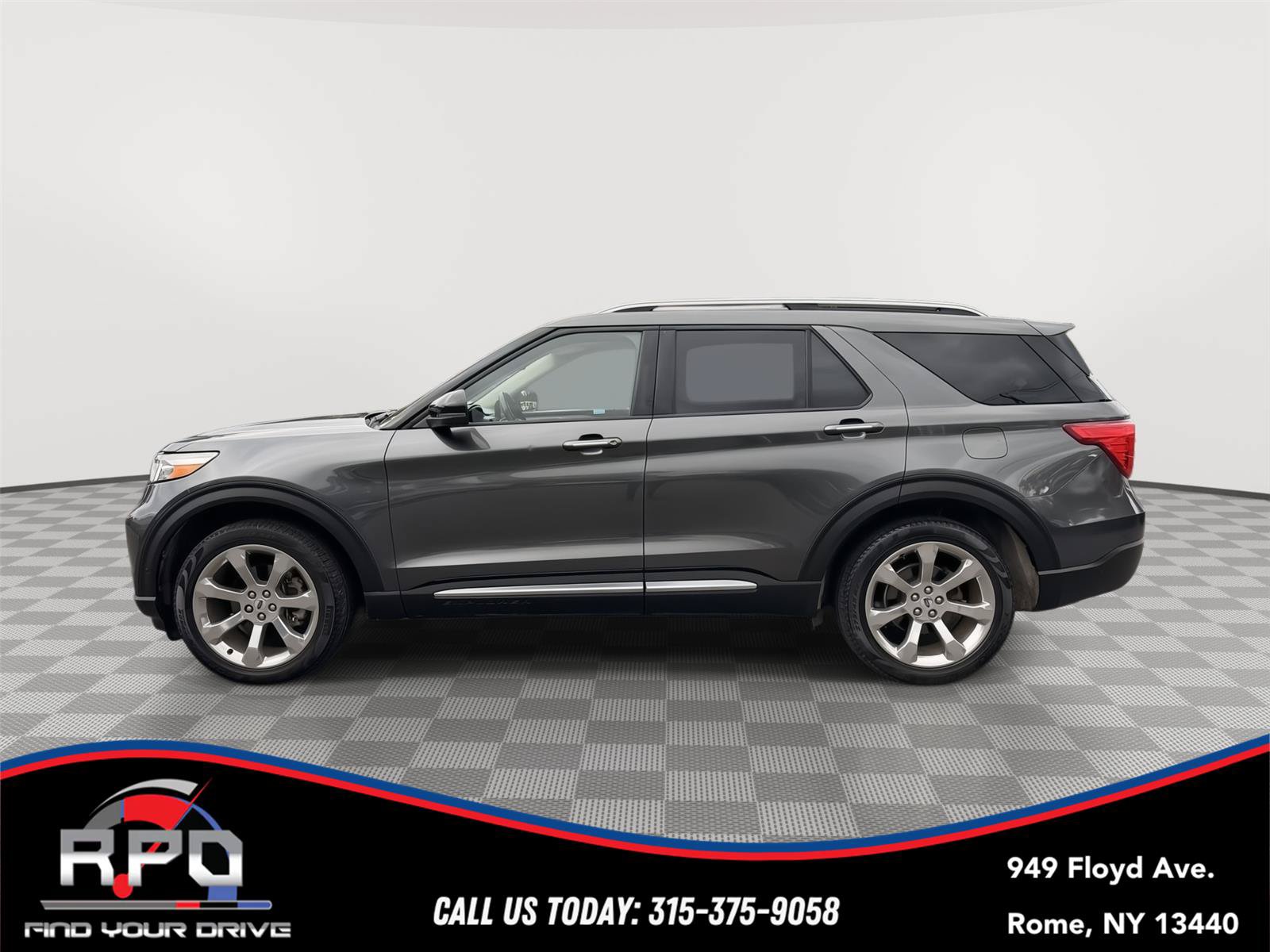 Used 2020 Ford Explorer Platinum w/ Premium Technology Package AWD/4WD image 2