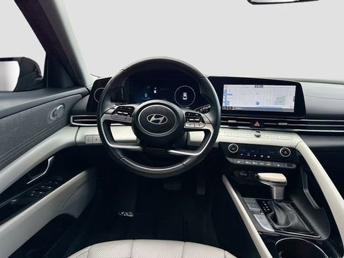 Used 2024 Hyundai Elantra Limited image 22