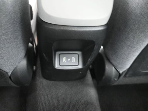 Used 2024 Hyundai Elantra Limited image 22