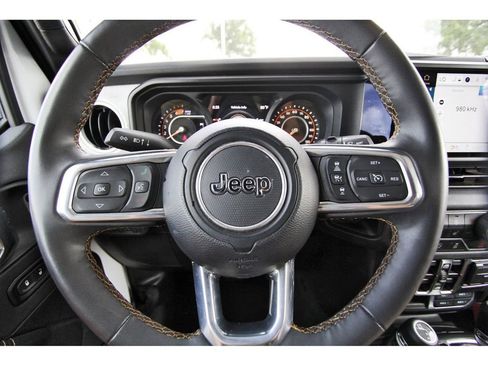 Used 2024 Jeep Wrangler Unlimited Sahara AWD/4WD image 14