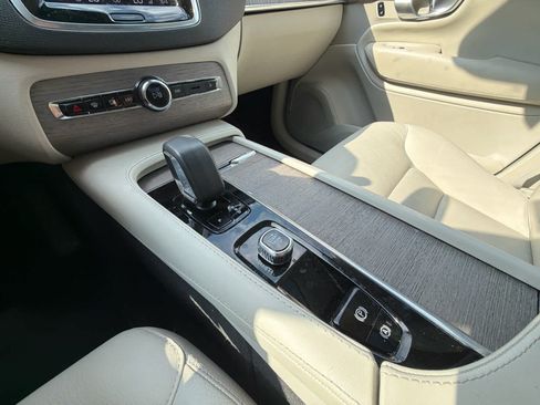 Certified 2023 Volvo XC90 B6 Plus w/ Protection Package Premier AWD/4WD image 28