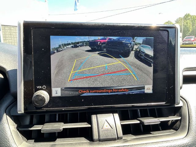 Used 2025 Toyota RAV4 XLE FWD image 19
