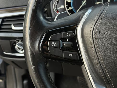 Used 2019 BMW 530e w/ Convenience Package image 18