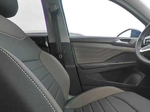 Used 2024 Volkswagen Taos SEL image 20