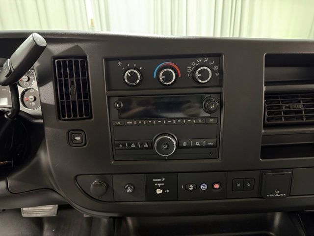 Used 2019 Chevrolet Express 2500 RWD image 13