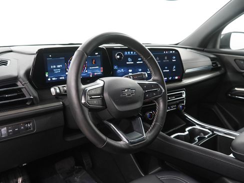 Used 2025 Chevrolet Traverse LT w/ Midnight/Sport Edition AWD/4WD image 25
