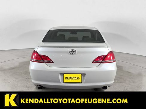 Used 2006 Toyota Avalon Limited FWD image 4