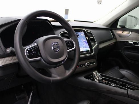 Used 2023 Volvo XC90 B6 Ultimate w/ Lounge Package image 17