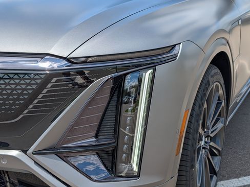 New 2026 Cadillac Optiq V AWD/4WD image 13