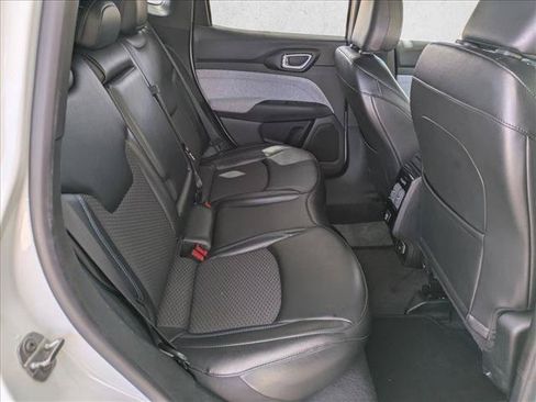 Used 2023 Jeep Compass Latitude AWD/4WD image 19
