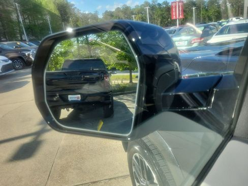 Used 2026 Toyota Tundra Limited w/ Power Package image 10