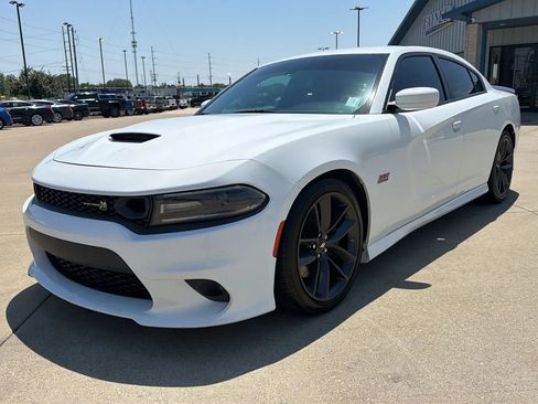 Used 2019 Dodge Charger Scat Pack RWD image 3