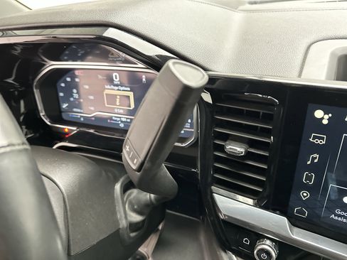 Used 2024 GMC Sierra 1500 SLT image 40