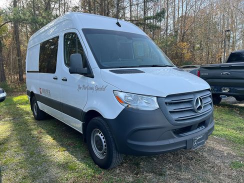 Used 2020 Mercedes-Benz Sprinter 2500 image 9