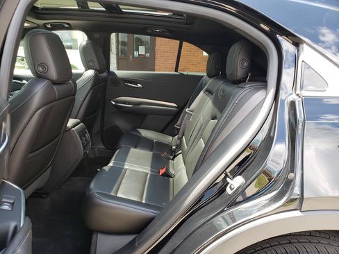 Used 2019 Cadillac XT4 Premium Luxury w/ Enhanced Visibility Package AWD/4WD image 11