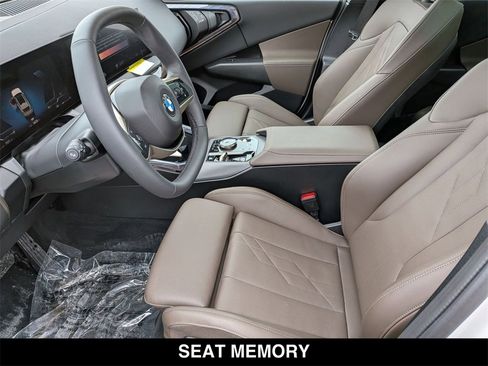 Used 2025 BMW X3 xDrive30i w/ Premium Package image 13