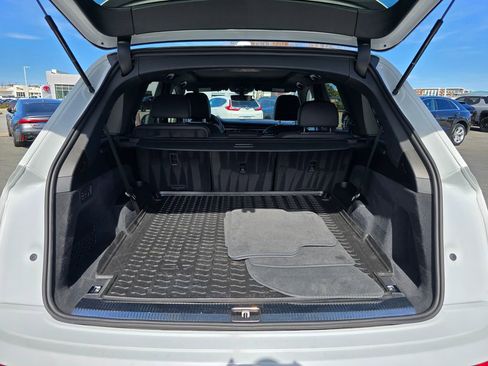 Used 2023 Audi Q7 3.0T Premium w/ Convenience Package image 16