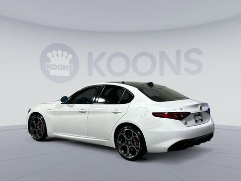 Used 2022 Alfa Romeo Giulia Veloce image 4