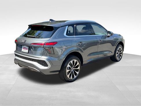 New 2026 Audi Q3 quattro 2.0T AWD/4WD image 7