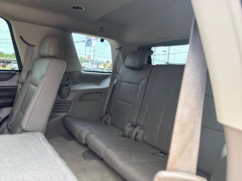 Used 2015 Chevrolet Tahoe LT RWD image 17