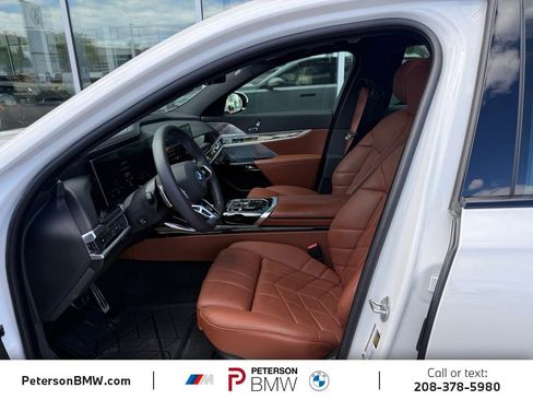 Used 2025 BMW i7 xDrive60 w/ Executive Package AWD/4WD image 13