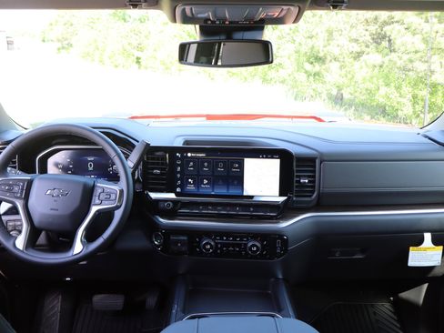 New 2026 Chevrolet Silverado 2500 LT w/ Trail Boss Package AWD/4WD image 15