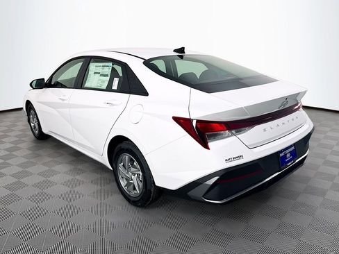 New 2026 Hyundai Elantra SE image 7