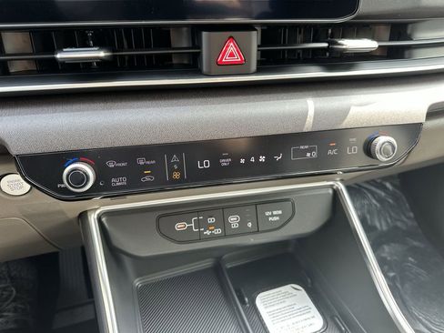 New 2026 Kia Carnival EX FWD image 19