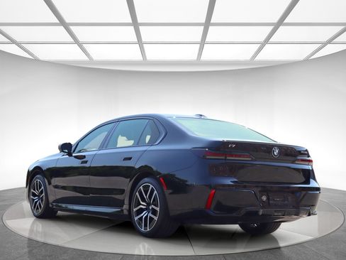 Used 2023 BMW i7 xDrive60 AWD/4WD image 8