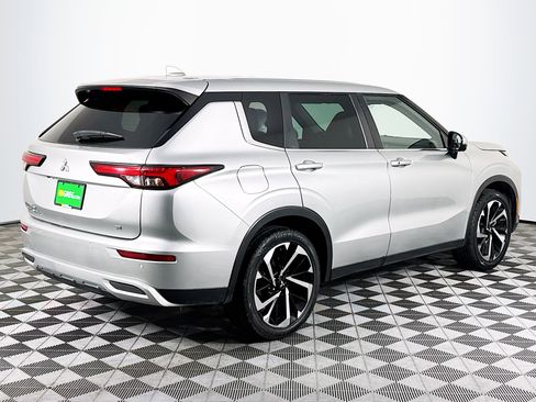 Used 2022 Mitsubishi Outlander SE image 10
