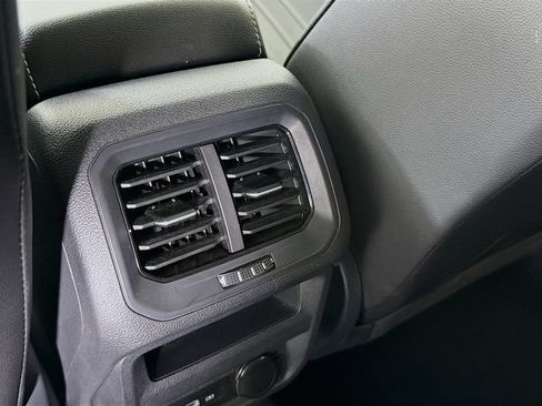 Used 2024 Volkswagen Tiguan SE FWD image 27
