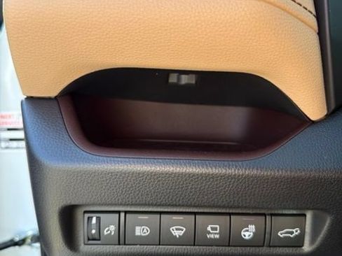 Used 2022 Toyota RAV4 Limited AWD/4WD image 19