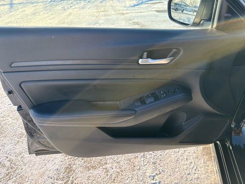 Used 2024 Nissan Altima 2.5 SV image 36