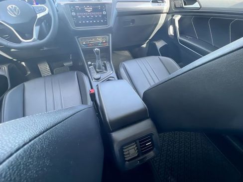 Certified 2022 Volkswagen Tiguan SE w/ Panoramic Sunroof Package image 20