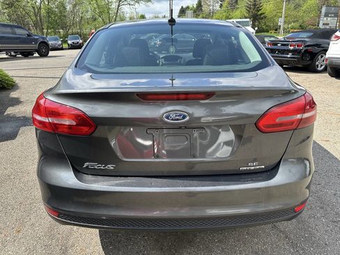 Used 2016 Ford Focus SE image 5
