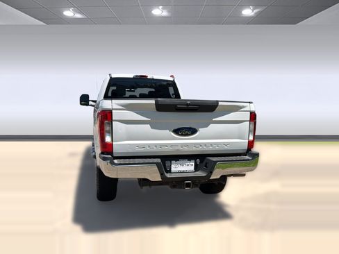Used 2018 Ford F250 XL w/ Power Equipment Group AWD/4WD image 10