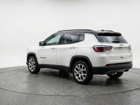 Used 2025 Jeep Compass Limited AWD/4WD image 6