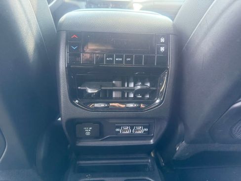 Certified 2024 Jeep Grand Cherokee L Altitude image 36