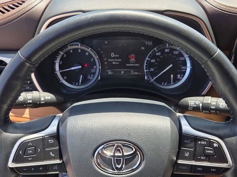 Used 2022 Toyota Highlander Platinum AWD/4WD image 21