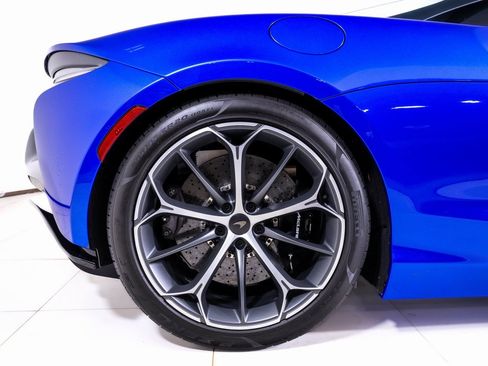 Used 2025 McLaren Artura Spider RWD image 16
