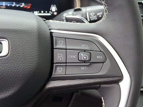 Certified 2024 Jeep Grand Cherokee Altitude image 23