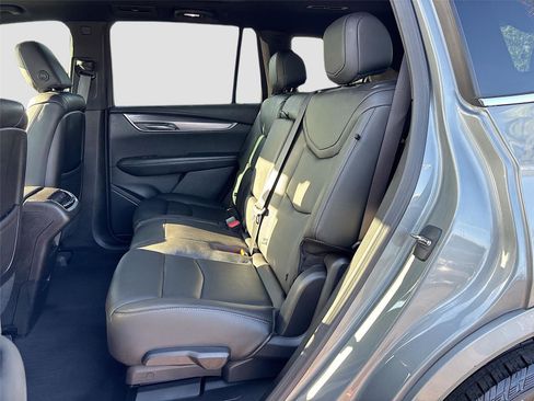 Used 2023 Cadillac XT6 Luxury FWD image 25