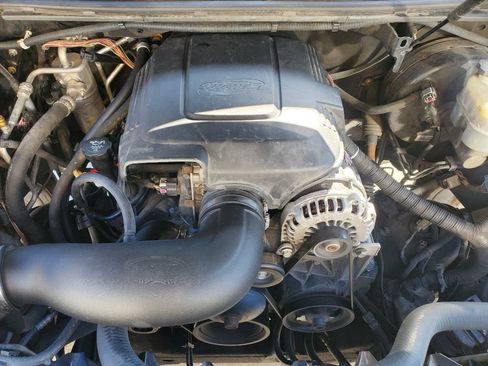 Used 2011 Cadillac Escalade 2WD image 39