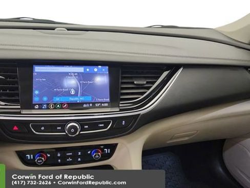 Used 2018 Buick Regal Essence w/ Driver Confidence Package #1 image 21