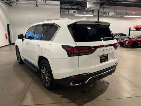 Used 2024 Lexus LX 600 F Sport AWD/4WD image 5