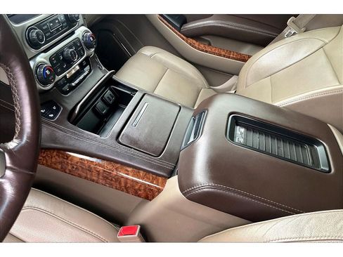 Used 2016 Chevrolet Suburban LTZ image 19