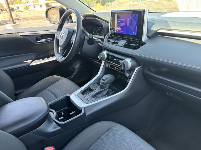 Used 2025 Toyota RAV4 XLE FWD image 12
