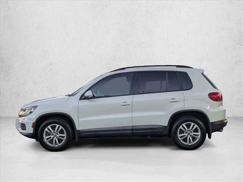 Used 2017 Volkswagen Tiguan S image 9