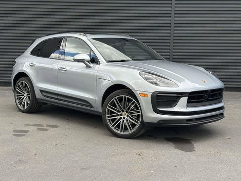 Used 2026 Porsche Macan AWD/4WD image 7